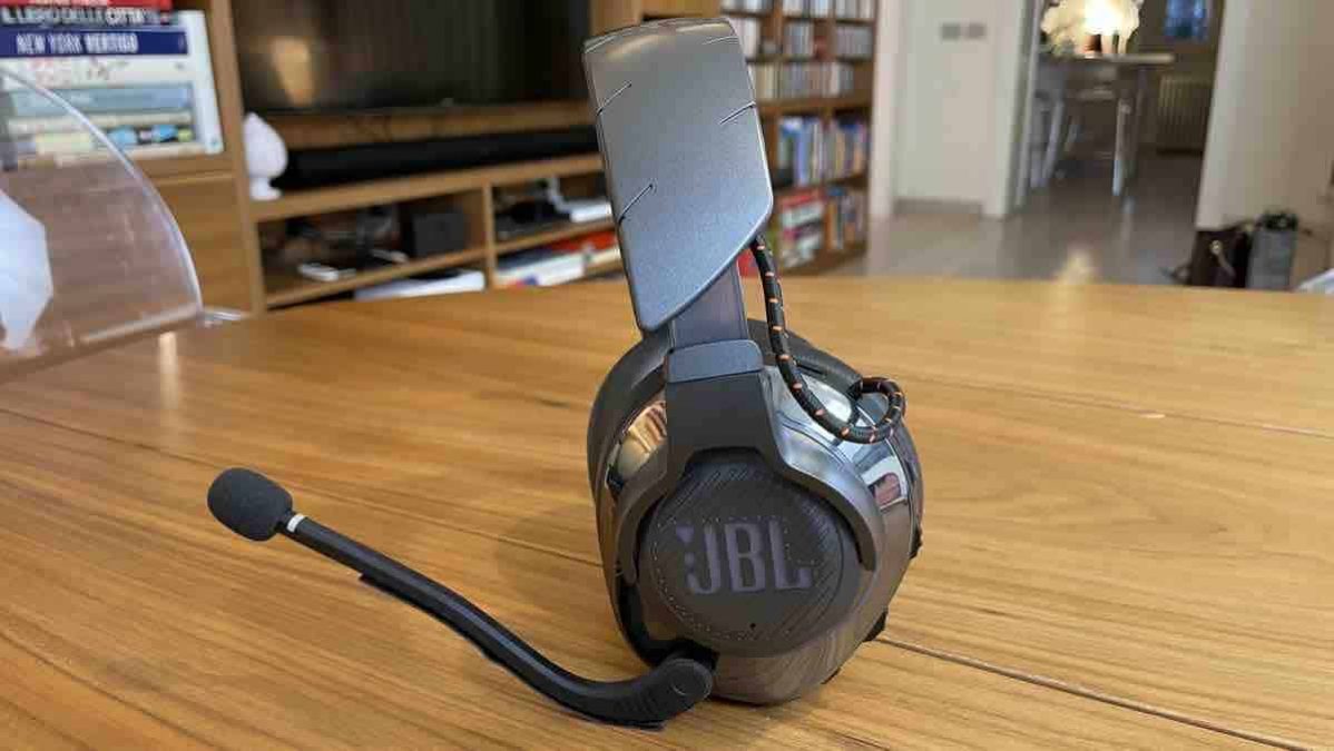 Recensione JBL Quantum 800, le cuffie per chi gioca