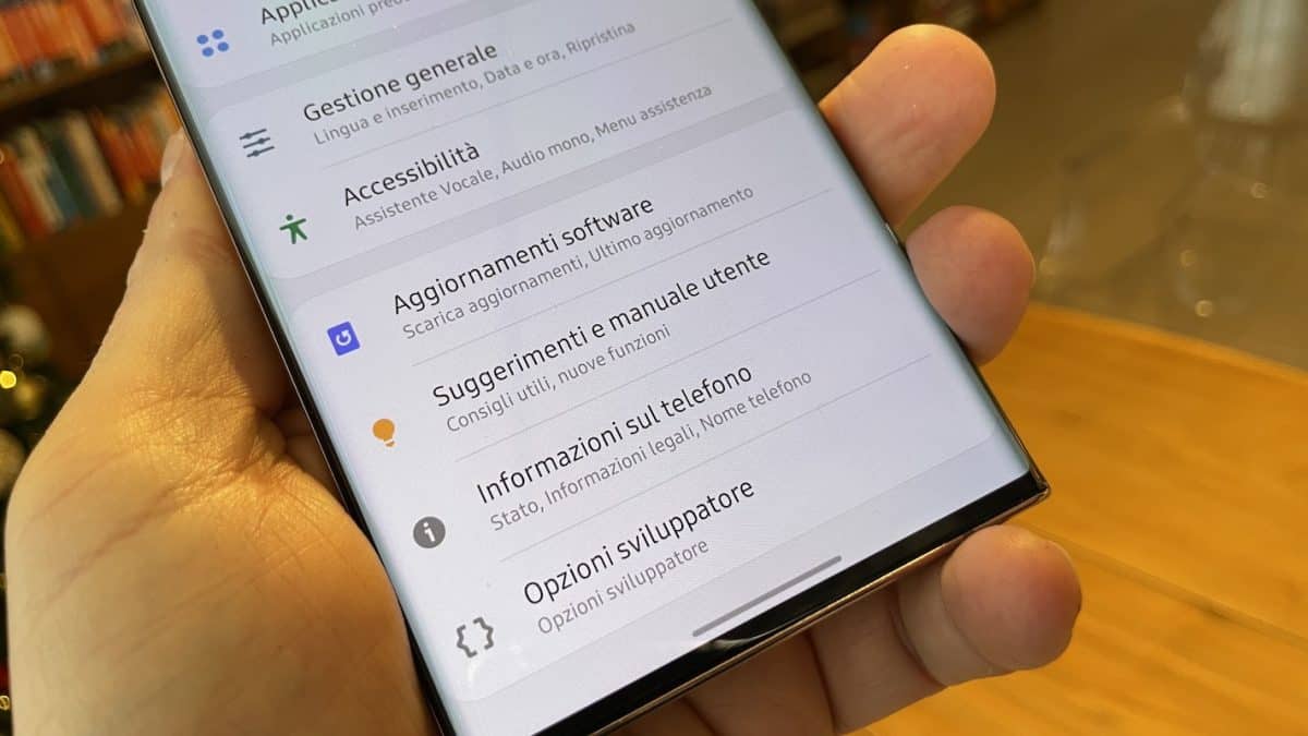 Come aggiornare lo smartphone Android: anche via Play Store