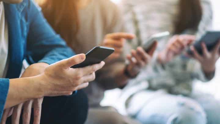 Quante ore al giorno usiamo lo smartphone? - MisterGadget.Tech
