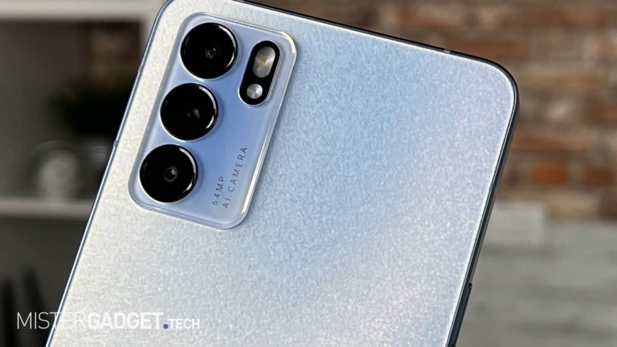 La fotocamera posteriore di OPPO Reno6