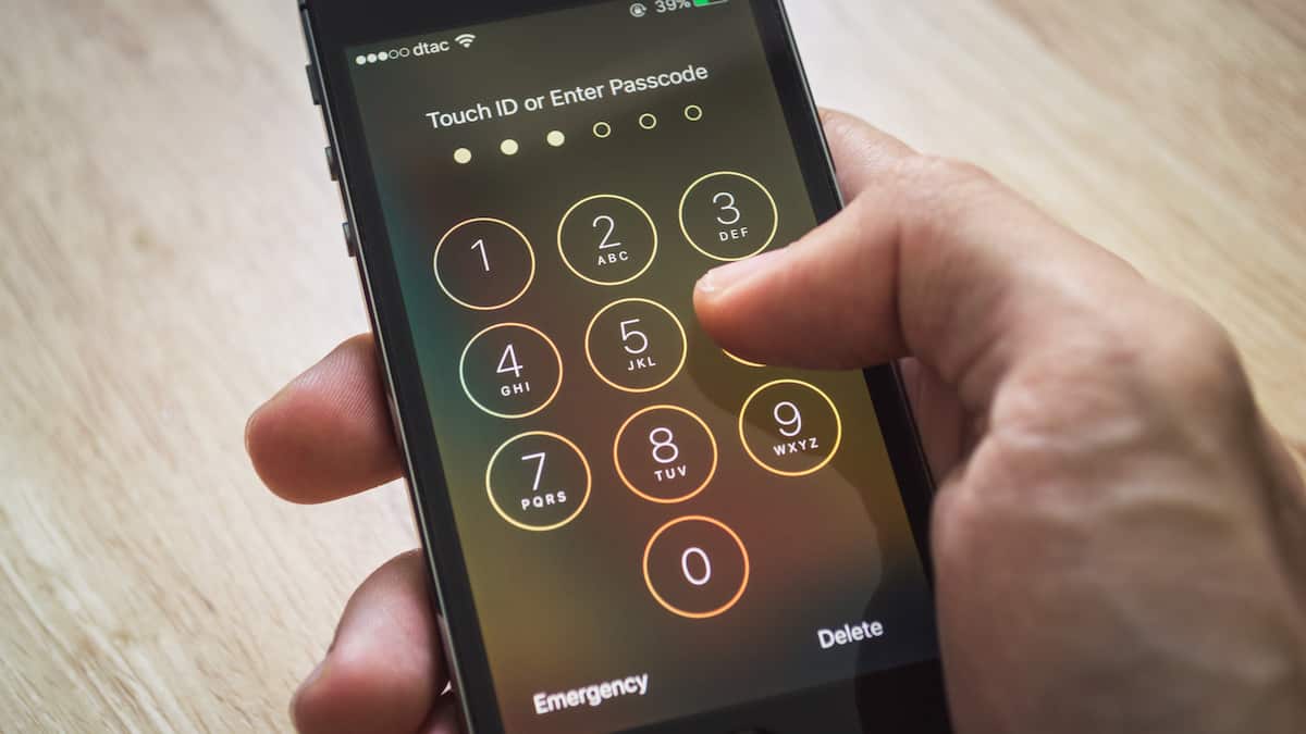 Come aggiungere un contatto per il recupero di emergenza dell'AppleID