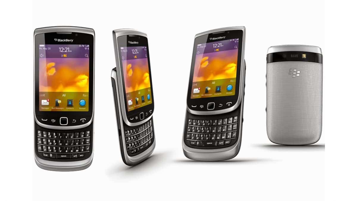 Diverse angolazioni del Blackberry torch