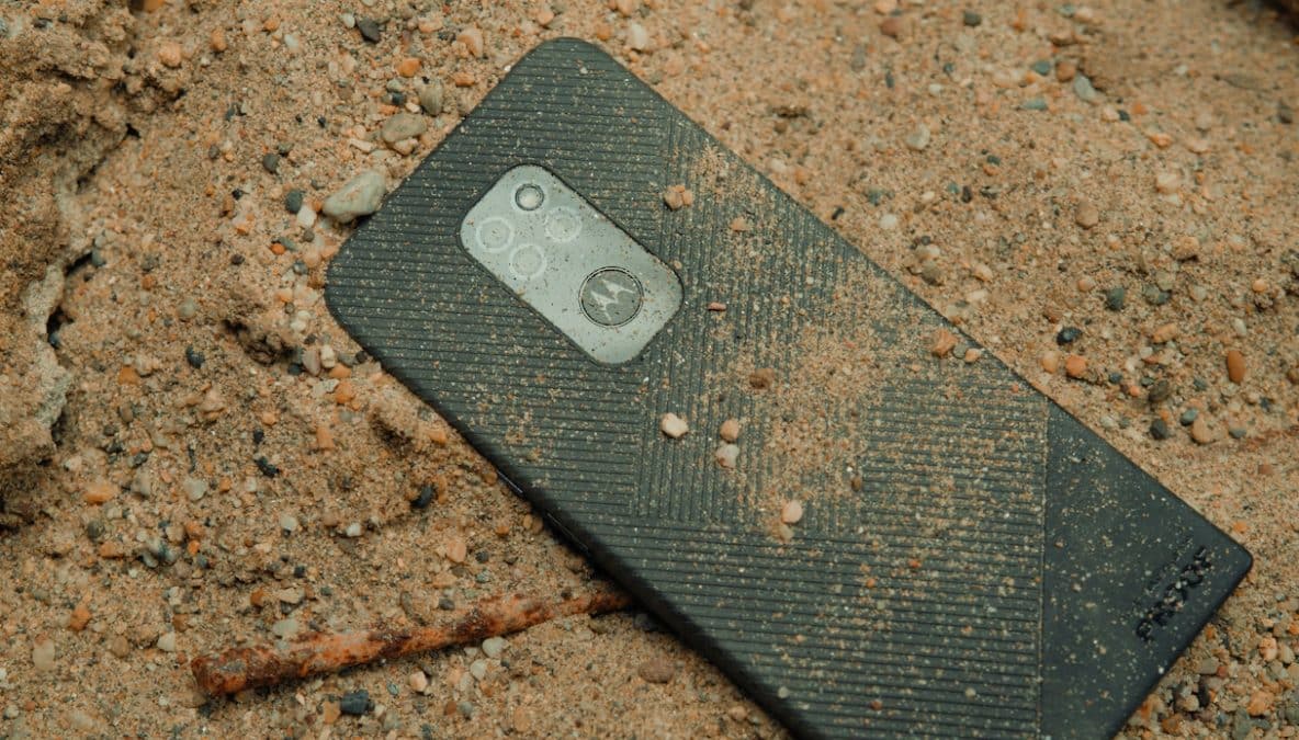 Motorola defy-smartphone-telefoni-rugged