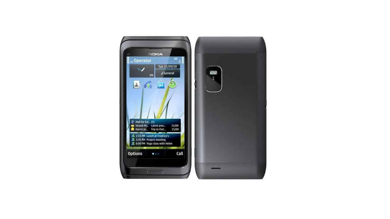 Nokia E7, fronte retro