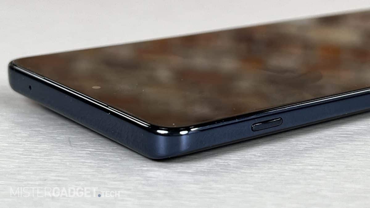 Recensione Motorola Edge 20 Pro Il pulsante per l'assistente di Google