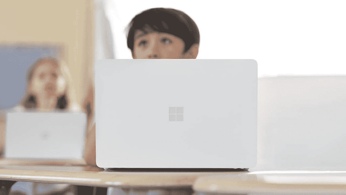 microsoft-surface-laptop-se-windows-11-mistergadget-tech