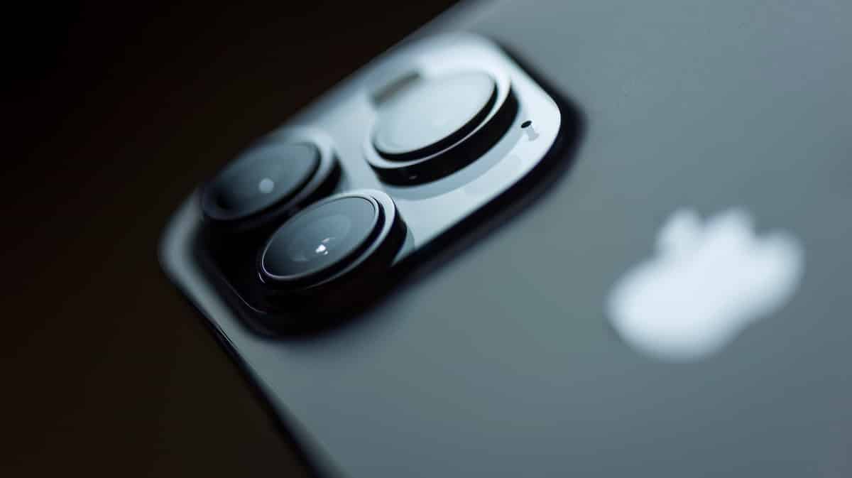 Confronto OnePlus 10 vs iPhone 13 Pro