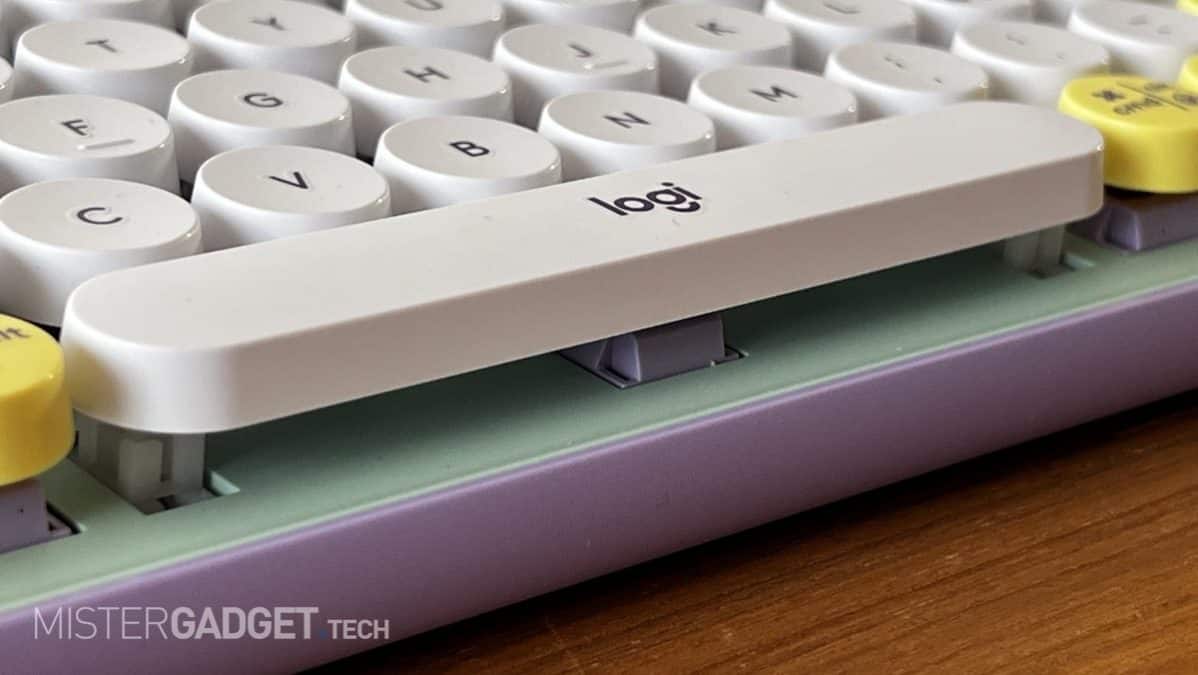 Recensione Tastiera Logitech Pop Keys, colori pop, usabilità un po' old style