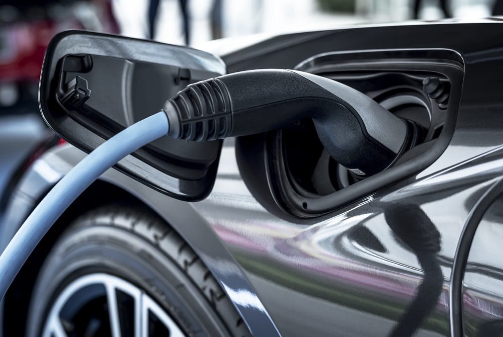 Monopattini in bambù e ricariche elettriche al supermercato