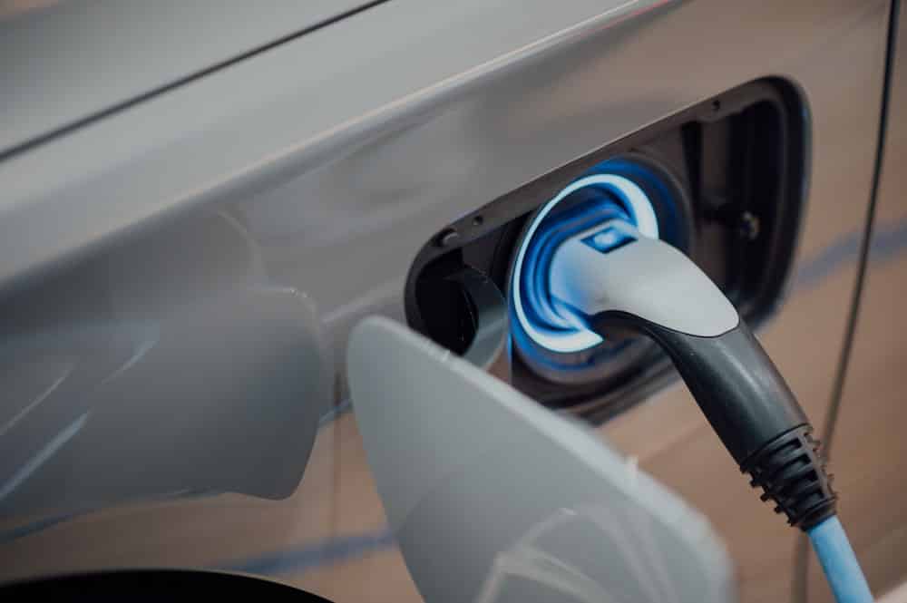 ricaricare l'auto elettrica quando fai la spesa