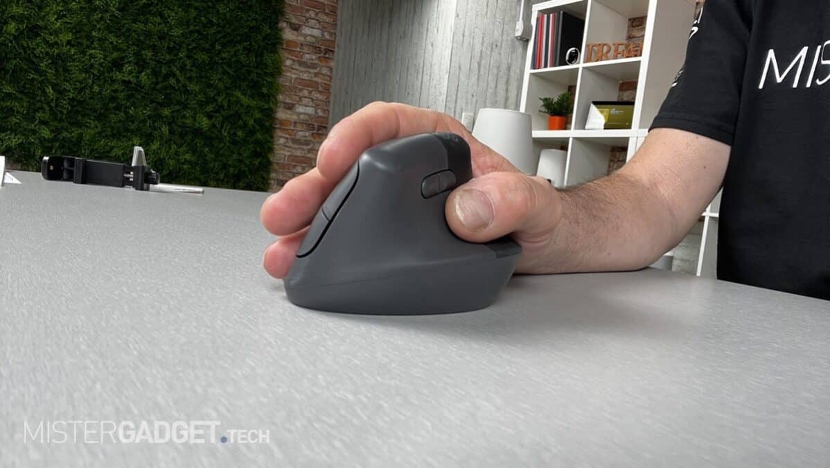 Recensione Logitech Lift, mouse verticale ergonomico