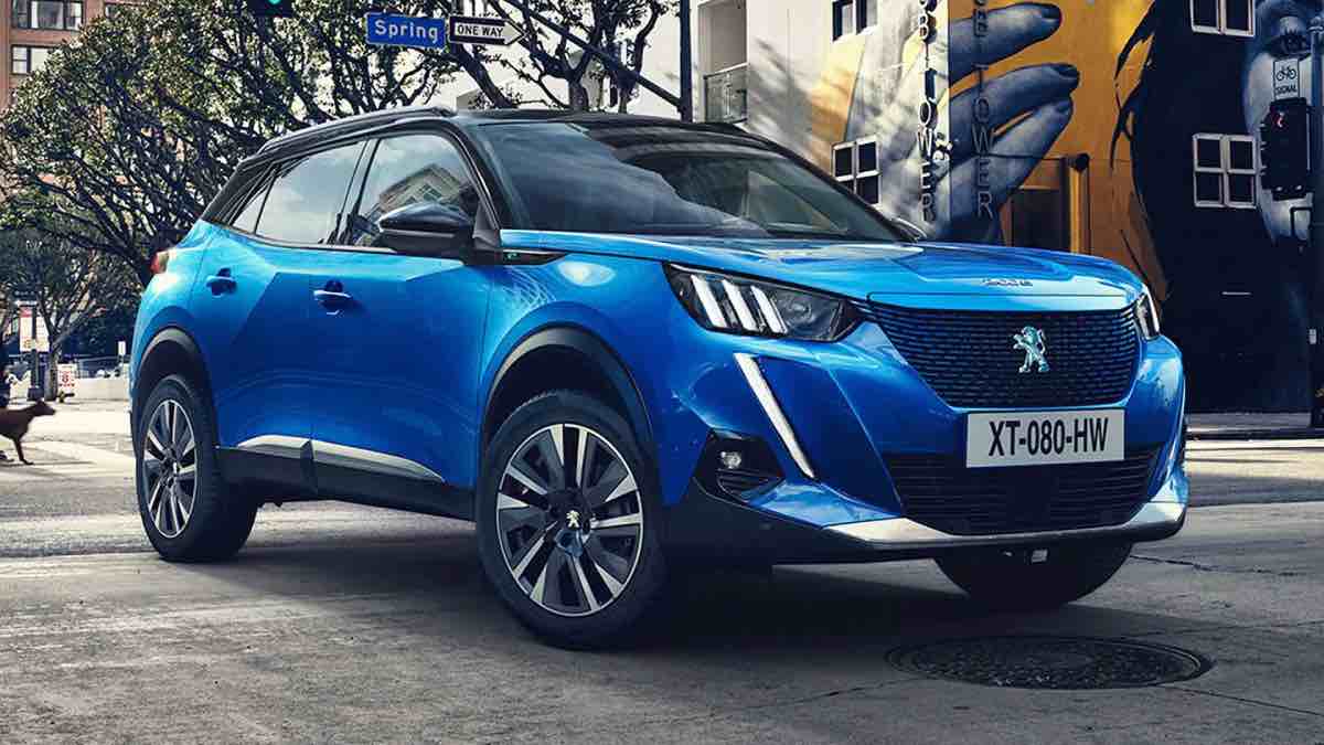 Peugeot 2008: una star, ibrida ed elettrica