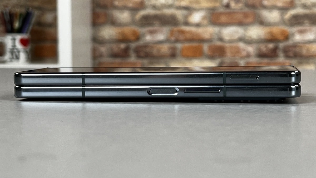 Recensione Samsung Galaxy Z Fold4: la struttura in alluminio