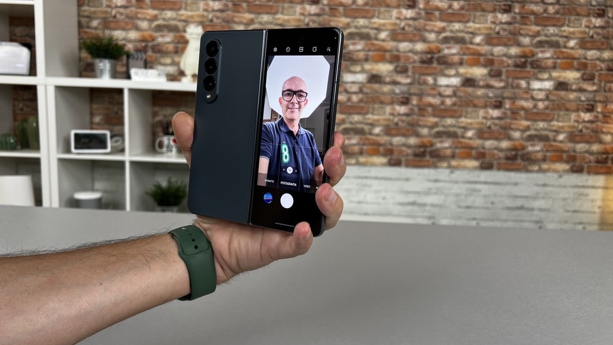 Recensione Samsung Galaxy Z Fold4: la selfie cam