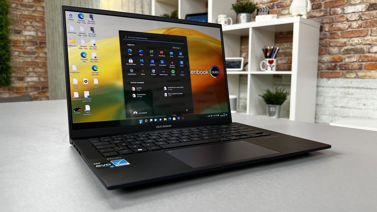 Recensione ASUS Zenbook 14 OLED: il display