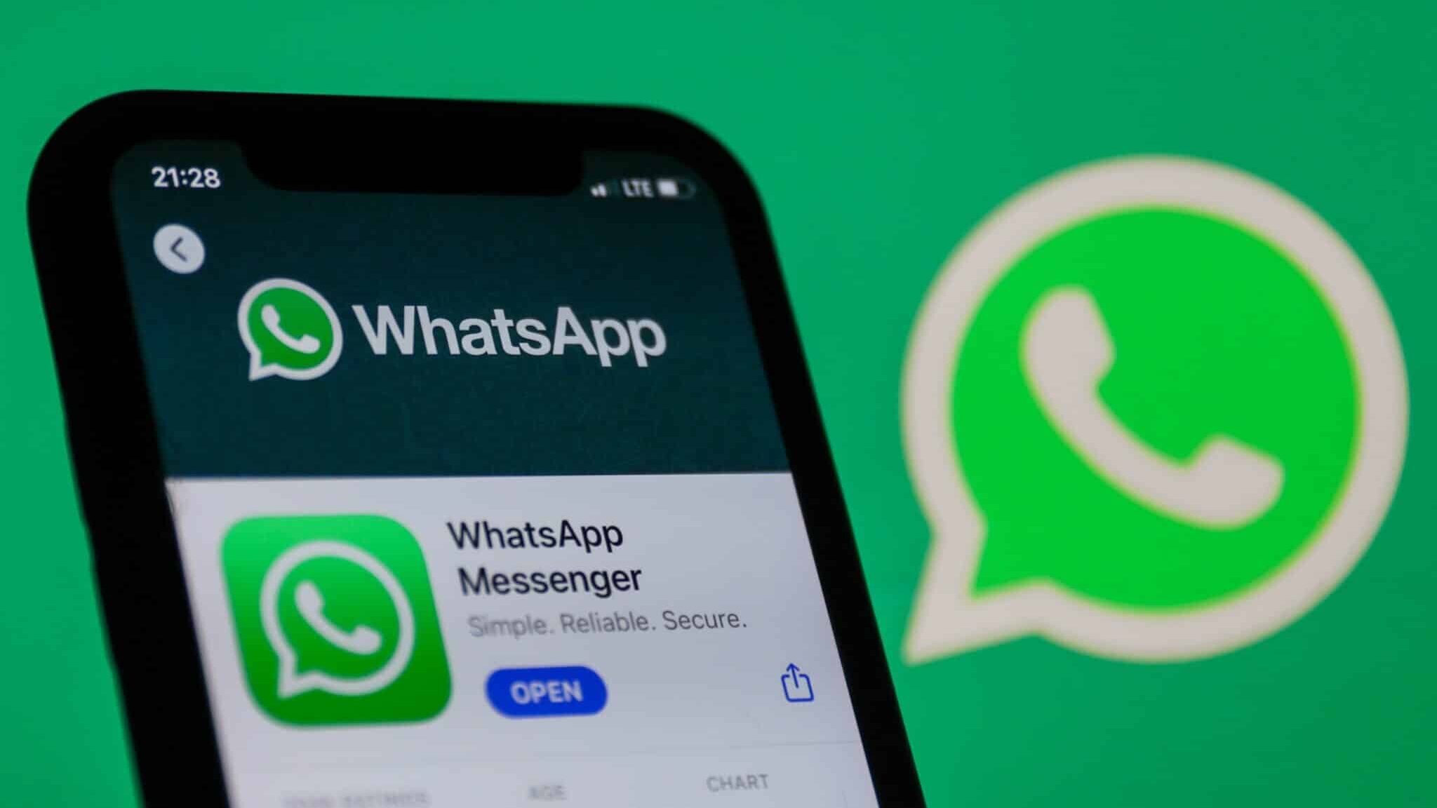 Vuoi lasciare un gruppo WhatsApp senza farlo sapere agli altri? Da ora puoi!