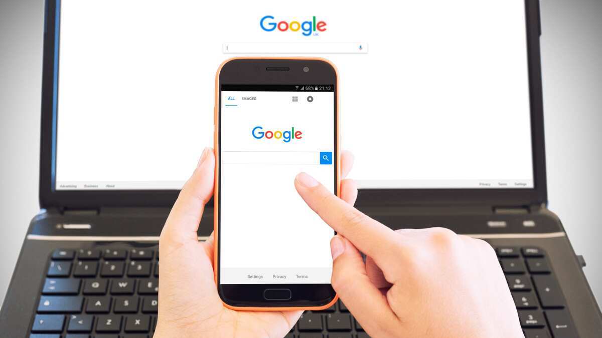 Pagina di ricerca Google su Computer e smartphone