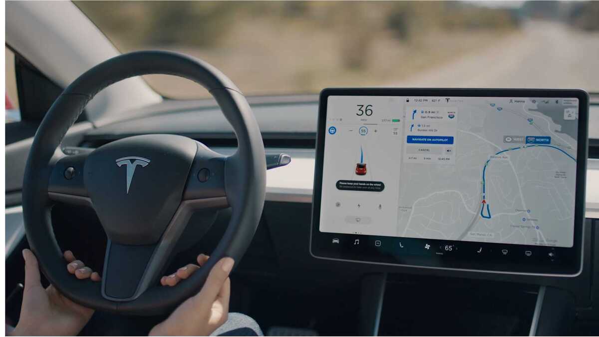 Richiami - Tesla guida autonoma 2023