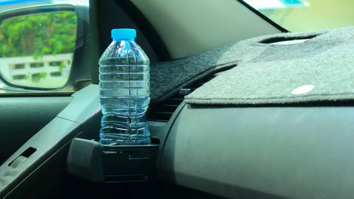 bottiglie acqua incendio auto