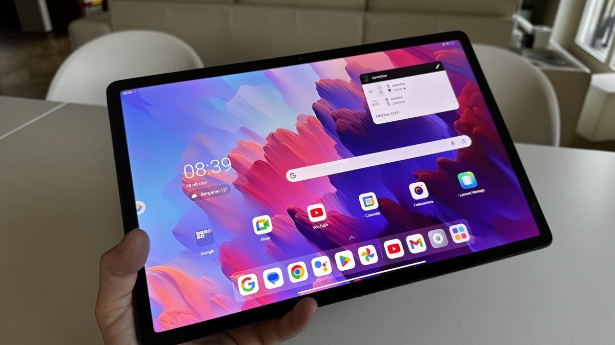 Lenovo Tab P12 display