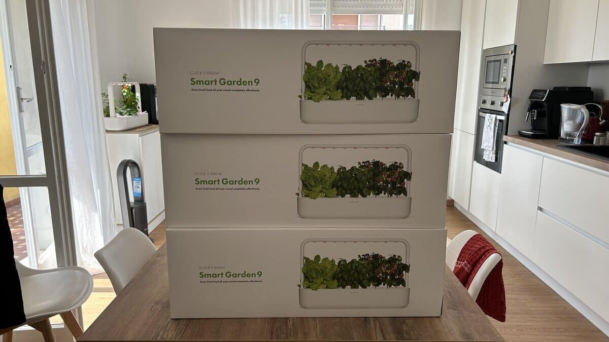 Click & Grow Smart Garden 27 - 1