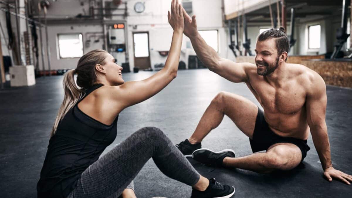 uomo e donna in palestra