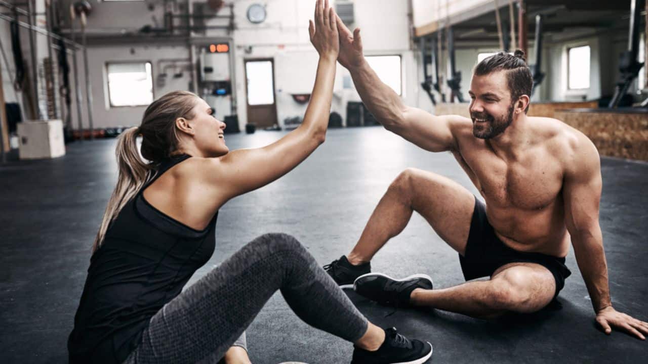 uomo e donna in palestra