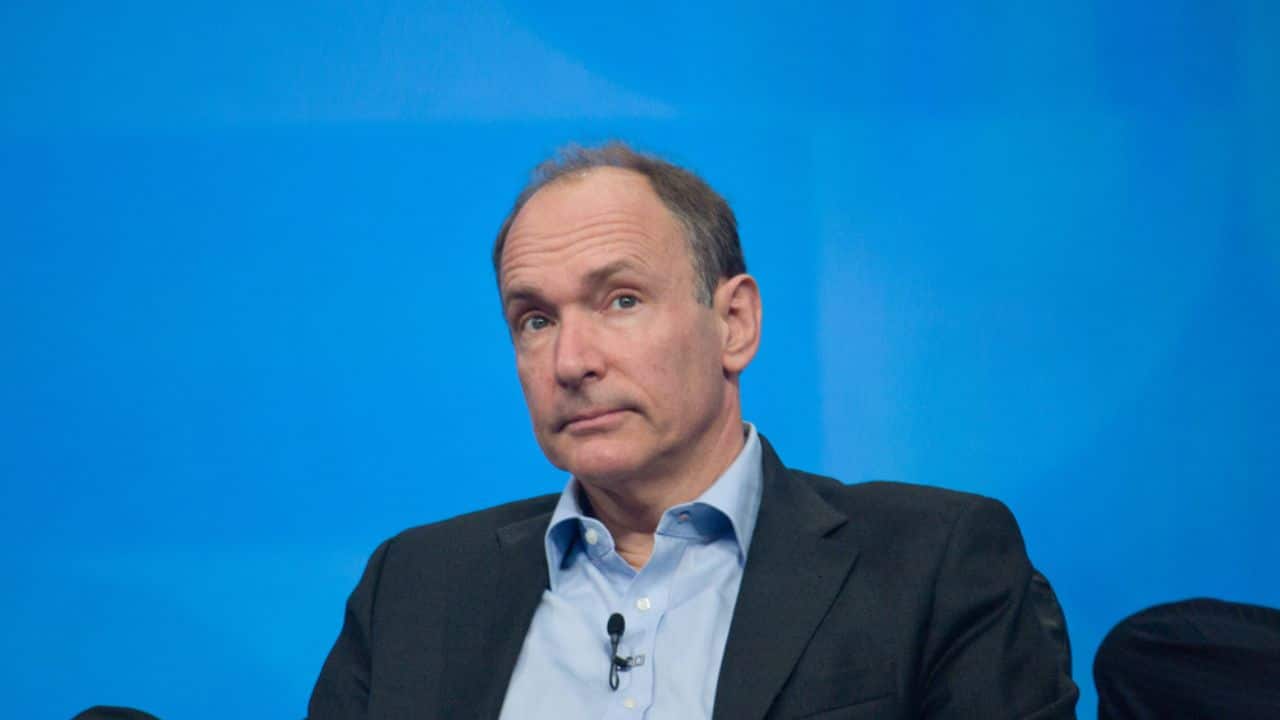 https://www.mistergadget.tech/wp-content/uploads/2024/05/Tim-Berners-Lee.jpg