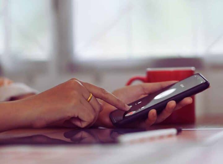 Chiamano e non rispondono: cosa nasconde la tecnica dei call center