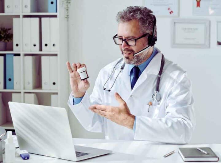 Si fingono famosi medici online e truffano migliaia di vittime