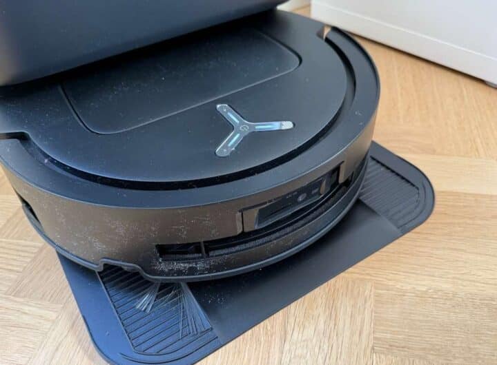 Ecovacs Deebot T80 Omni visto di fronte