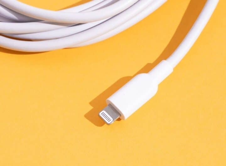 Addio vecchi cavi lightning? Ecco cosa farne per non sprecarli