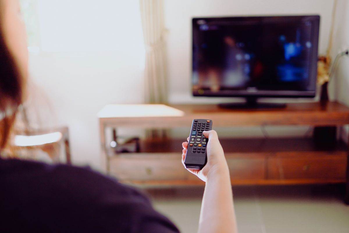 Se lo guardi in TV rischi una multa fino a 5 mila euro: controlli a tappeto