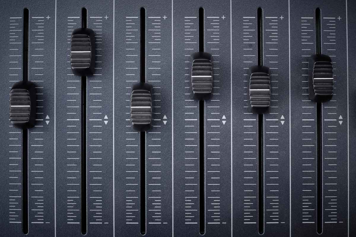 Equalizzatore Audio: come trovare le impostazioni perfette per altoparlanti, cuffie e auricolari