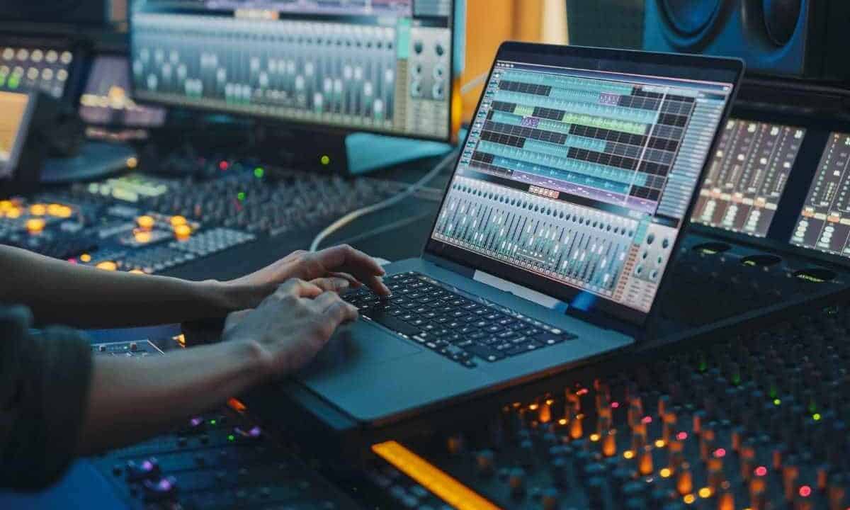 Equalizzatore Audio: come trovare le impostazioni perfette per altoparlanti, cuffie e auricolari