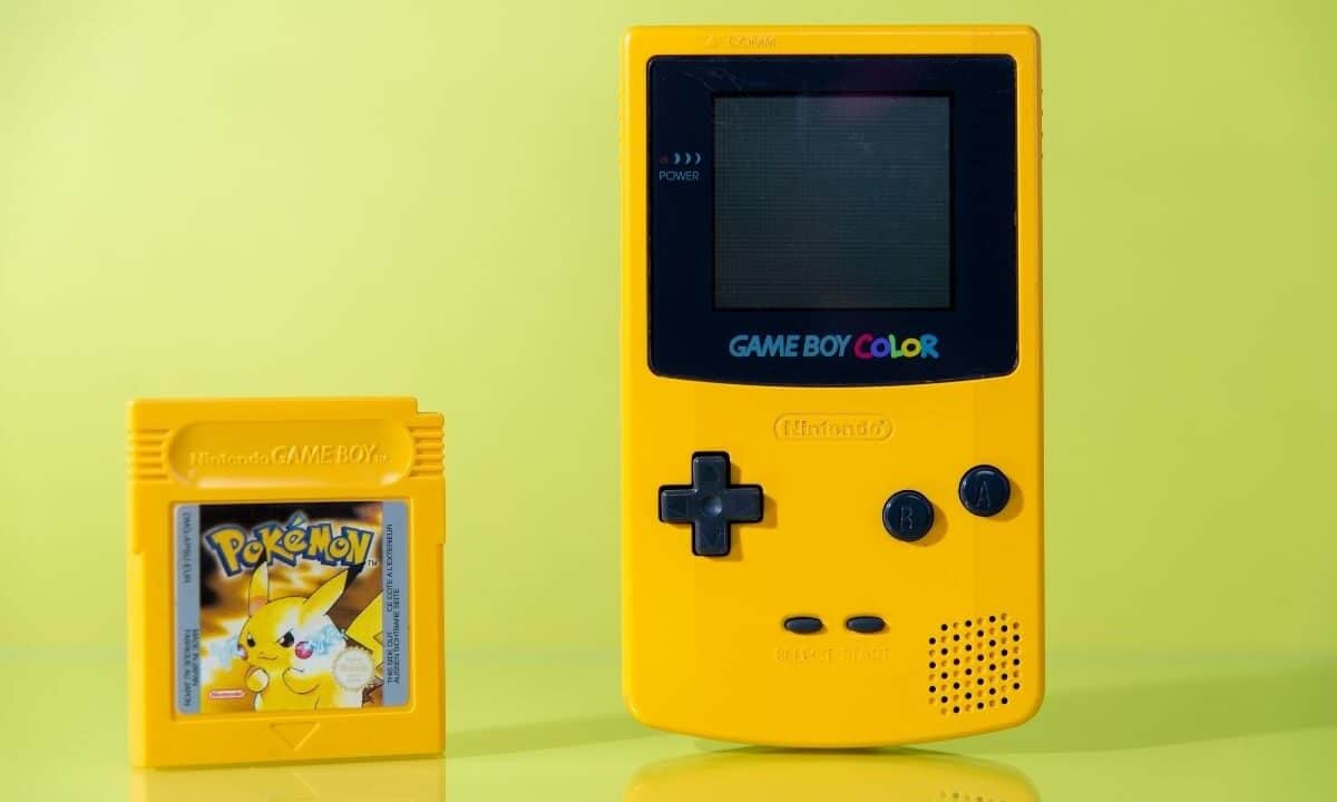 Aspettando Nintendo Switch 2: com'è (ri)giocare con un Game Boy Color nel 2025?