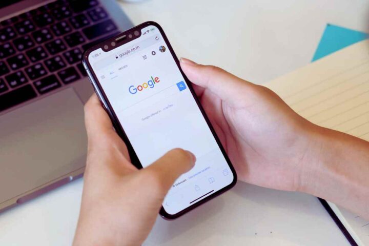 Usi l'account di Google? Scollegalo subito