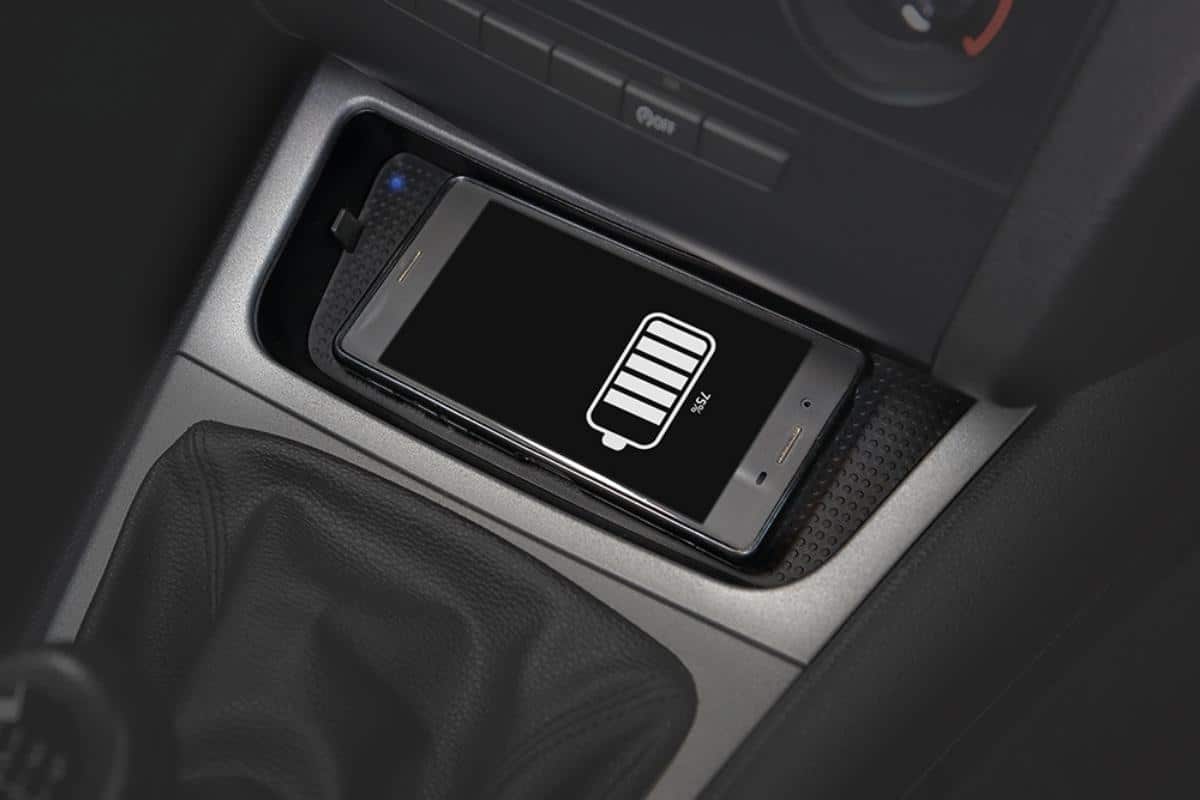 Il telefono non si carica in auto? Possibili cause e soluzioni