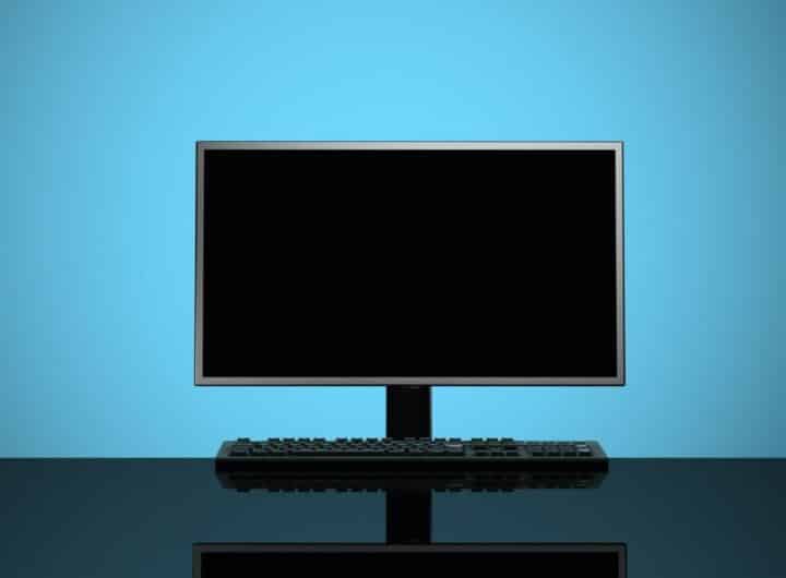 Lo schermo del PC è nero anche con il PC acceso? Ecco perché potrebbe succedere (e come risolvere)
