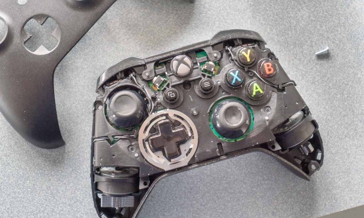 Come aprire correttamente il controller Xbox Series X