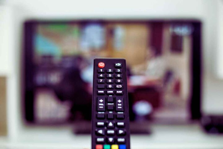 Corri a casa e accendi subito la tua TV