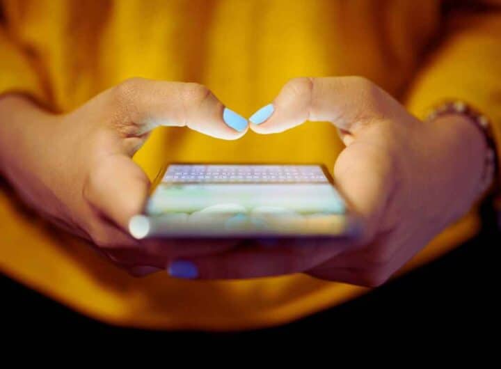 Whatsapp, disastro annunciato: usa i dati personali per l'intelligenza artificiale