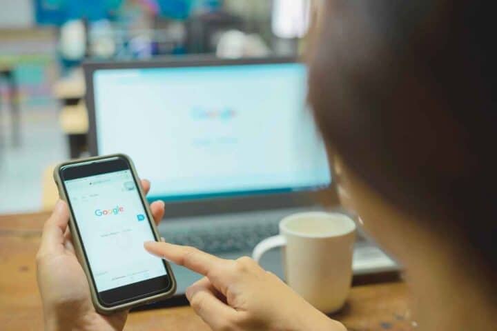 Perché i dispositivi registrano ciò che diciamo?