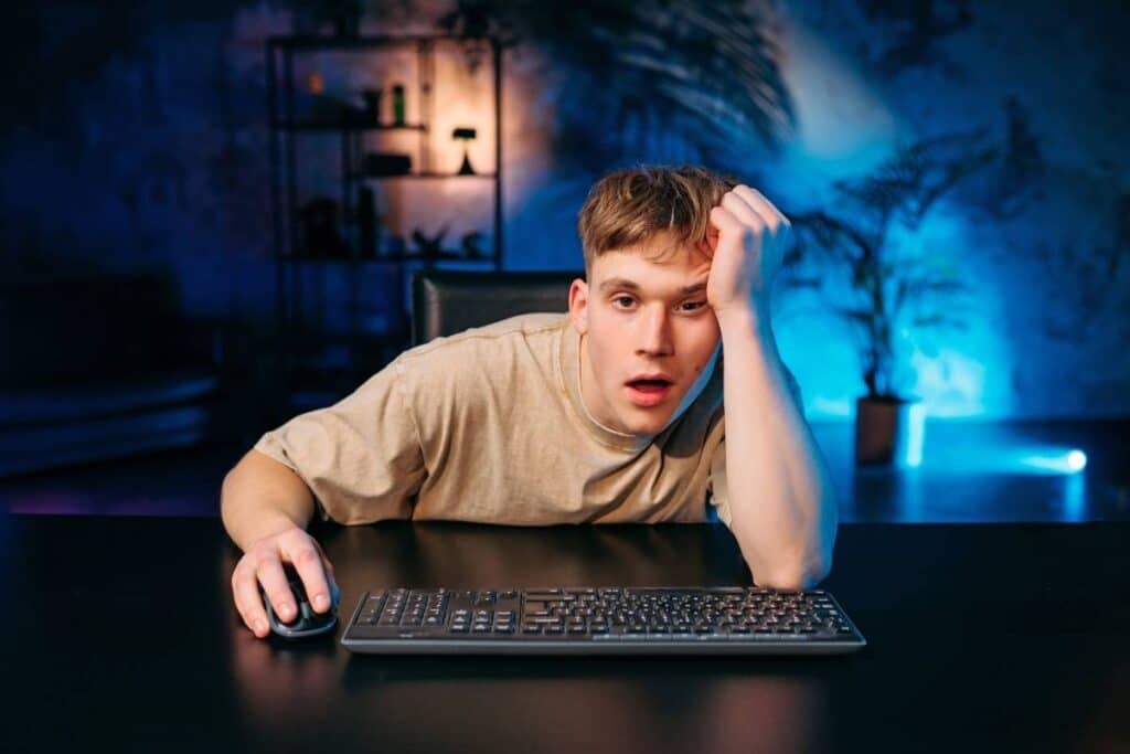 Il tuo computer consuma energia anche da spento? Scopri quanto e come risparmiare
