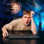 Il tuo computer consuma energia anche da spento? Scopri quanto e come risparmiare