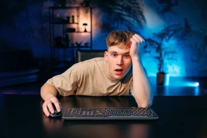 Il tuo computer consuma energia anche da spento? Scopri quanto e come risparmiare