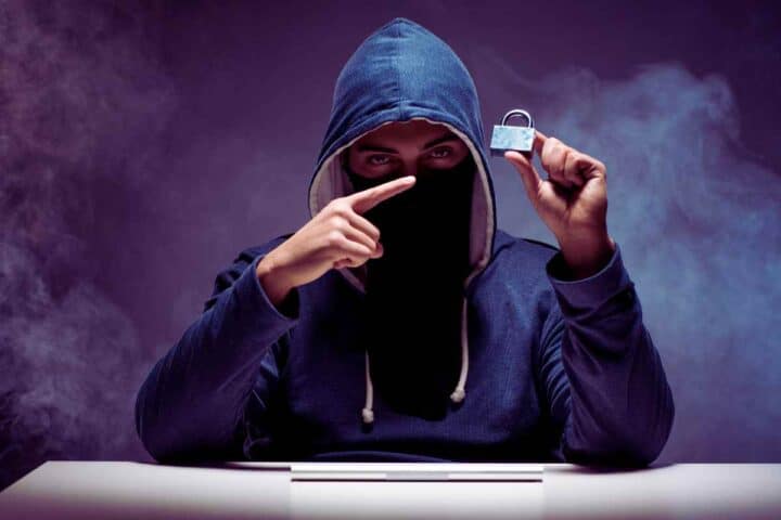 Sembra un semplice cavo per il telefono, invece ti hackerano