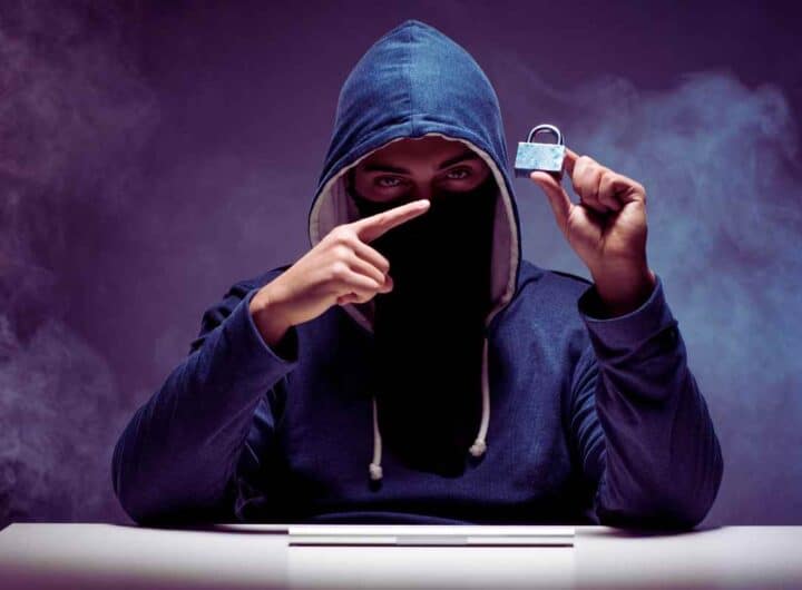 Sembra un semplice cavo per il telefono, invece ti hackerano