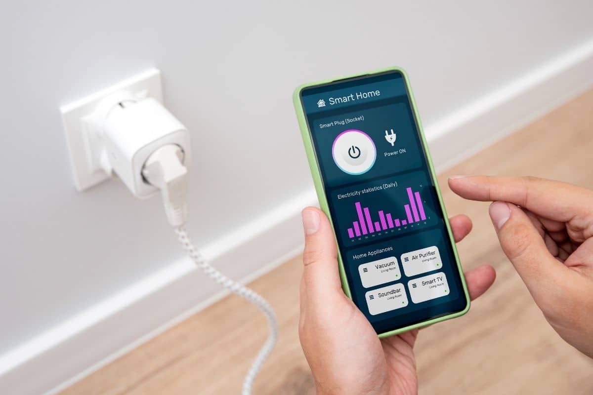 Prese smart: consumano energia anche quando sono "spente"? Facciamo chiarezza