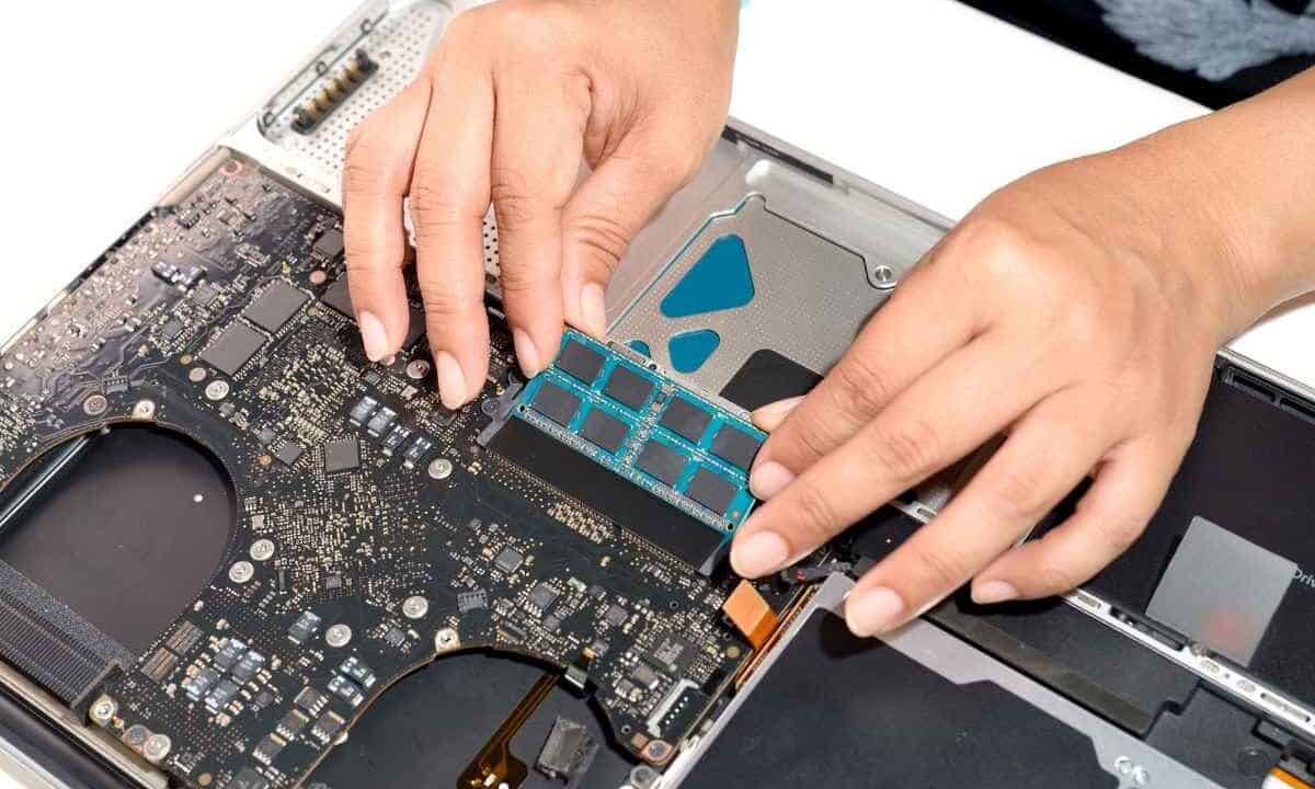 Puoi aggiornare la RAM del tuo Mac a casa? Ecco cosa devi sapere nel 2025